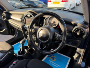 2015 MINI Hatch 1.5 Cooper Auto Euro 6 (s/s) 5dr in Black — image 3