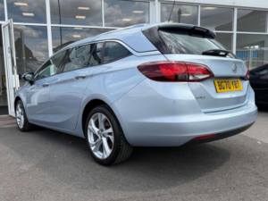2020 Vauxhall Astra 1.2 Turbo Sri Nav Sports Tourer Euro 6 (s/s) 5dr in Silver — image 3