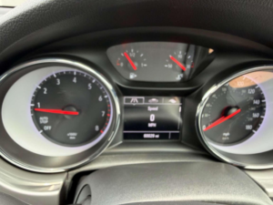 2020 Vauxhall Astra 1.2 Turbo Sri Nav Sports Tourer Euro 6 (s/s) 5dr in Silver — image 6