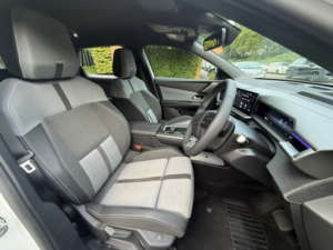 2025 Vauxhall Grandland 1.2 Ultimate SUV 5dr Petrol Hybrid E-Dct Euro 6 (s/s) (136 Ps) in White — image 6