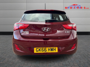 2016 Hyundai I30 1.6 I30 5dr Se 1.6 Crdi 110ps Dct Bd in Red — image 6