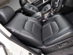 2014 Toyota Land Cruiser 4.6 V8 Zx J200 in White — image 3