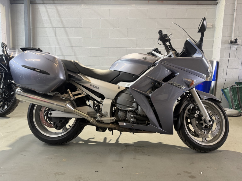 2004 Yamaha Fjr1300 in Silver — image 1