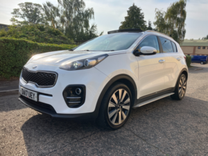 2017 Kia Sportage 1.7 Crdi 3 SUV 5dr Diesel Manual Euro 6 (s/s) (114 Bhp) in White — image 3