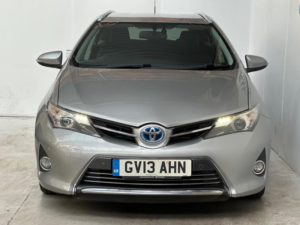 2013 Toyota Auris 1.8 Vvt-H Icon Touring Sports CVT Euro 5 (s/s) 5dr in Grey — image 2