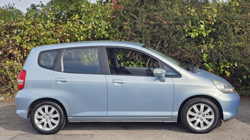 2005 Honda Jazz 1.4 I-Dsi Se in Blue — image 1