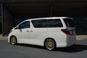 2013 Toyota Alphard 2.4 Gold Edition 7 Seats in Cream — image 4