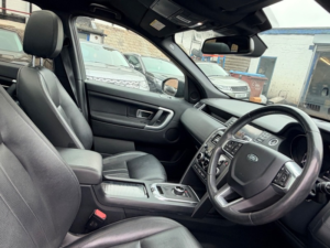 2019 Land Rover Discovery Sport Td4 Landmark in Black — image 3