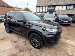 2019 Land Rover Discovery Sport Td4 Landmark in Black — image 4