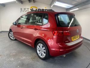 2015 Volkswagen Golf Sv 1.6 Tdi Bluemotion Tech Se MPV 5dr Diesel Manual Euro 6 (s/s) (110 Ps) in Red — image 3
