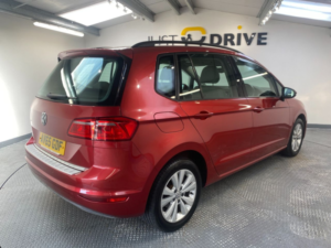 2015 Volkswagen Golf Sv 1.6 Tdi Bluemotion Tech Se MPV 5dr Diesel Manual Euro 6 (s/s) (110 Ps) in Red — image 5