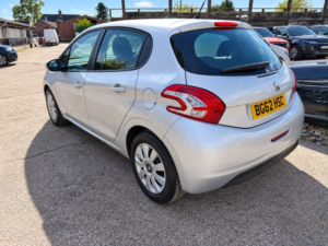 2012 Peugeot 208 1.2 Vti Access+ in Silver — image 2