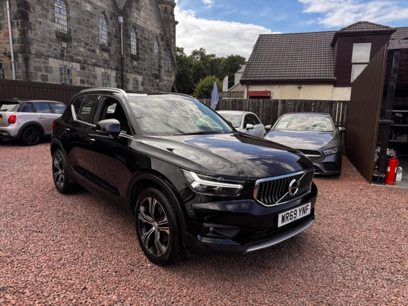 2020 Volvo Xc40 2.0 T4 Inscription Pro Auto Euro 6 (s/s) 5dr in Black — image 1