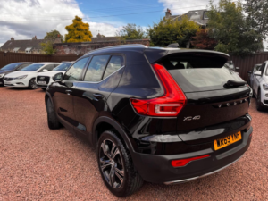 2020 Volvo Xc40 2.0 T4 Inscription Pro Auto Euro 6 (s/s) 5dr in Black — image 4