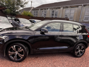 2020 Volvo Xc40 2.0 T4 Inscription Pro Auto Euro 6 (s/s) 5dr in Black — image 6