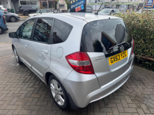 2013 Honda Jazz 1.4 I-Vtec Es Plus Euro 5 5dr in Silver — image 3