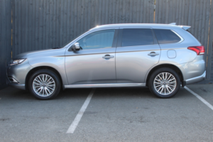 2018 Mitsubishi Outlander 2.4 H Twinmotor 13.8kwh 4h in Grey — image 5