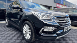 2017 Hyundai Santa Fe 2.2 Crdi Blue Drive Premium Auto 4WD Euro 6 (s/s) 5dr (7 Seat) in Black — image 2