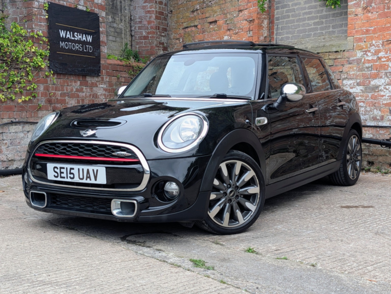 2015 MINI Hatch 2.0 5-Door Hatch Cooper S in Black — image 1