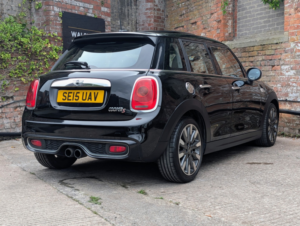 2015 MINI Hatch 2.0 5-Door Hatch Cooper S in Black — image 6