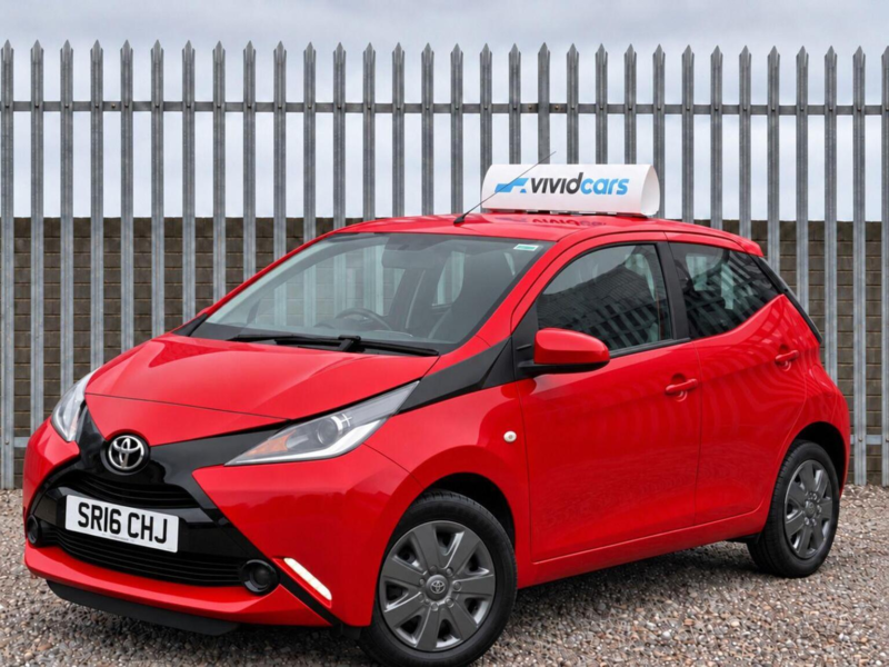 2016 Toyota Aygo 1.0 Vvt-I X-Play Euro 6 5dr in Red — image 1