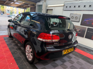 2012 Volkswagen Golf 1.6 Tdi Match DSG Euro 5 5dr in Black — image 4