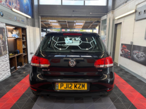 2012 Volkswagen Golf 1.6 Tdi Match DSG Euro 5 5dr in Black — image 6