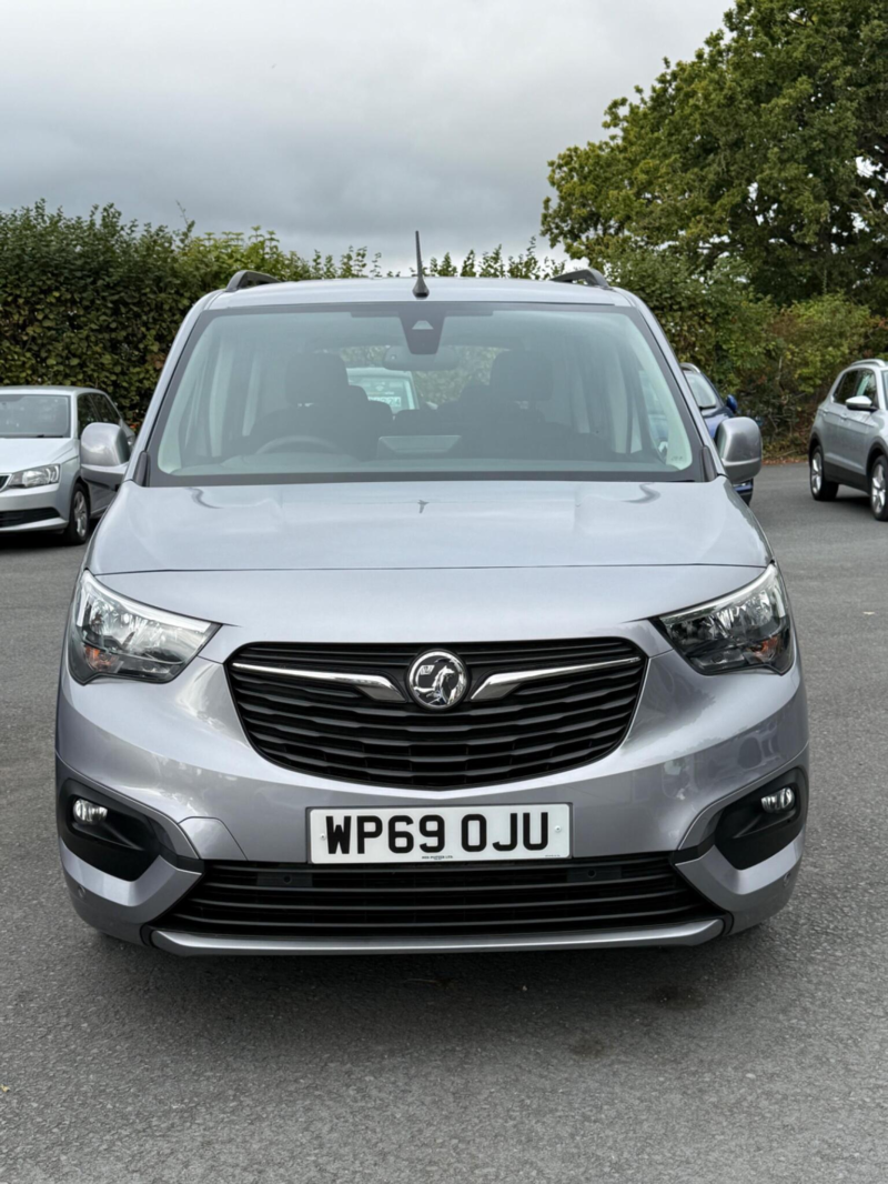 2020 Vauxhall Combo Life 1.2 Turbo Energy Euro 6 (s/s) 5dr (7 Seat) in Grey — image 1