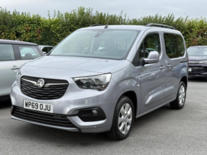 2020 Vauxhall Combo Life 1.2 Turbo Energy Euro 6 (s/s) 5dr (7 Seat) in Grey — image 2