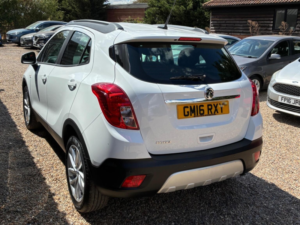 2016 Vauxhall Mokka 1.6i Exclusiv 2WD Euro 6 (s/s) 5dr in White — image 3