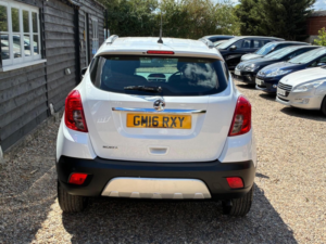 2016 Vauxhall Mokka 1.6i Exclusiv 2WD Euro 6 (s/s) 5dr in White — image 4