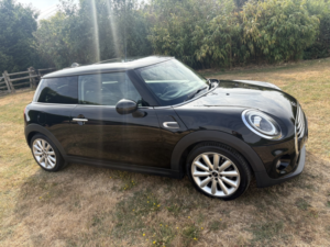 2018 MINI Hatch 1.5 Cooper 3-Door Hatch in Black — image 4