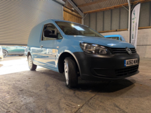 2010 Volkswagen Caddy 1.6 Tdi C20 DSG L1 H1 4dr in Blue — image 2