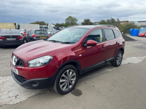 2014 Nissan Qashqai+2 1.6 Dci Tekna 2WD Euro 5 5dr (avm) in Red — image 3