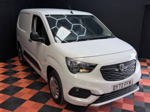 2022 Vauxhall Combo 1.5 Turbo D 2300 Sportive Panel Van 5dr Diesel Manual L1 H1 Euro 6 (100 Ps) in White — image 4