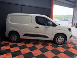2022 Vauxhall Combo 1.5 Turbo D 2300 Sportive Panel Van 5dr Diesel Manual L1 H1 Euro 6 (100 Ps) in White — image 5