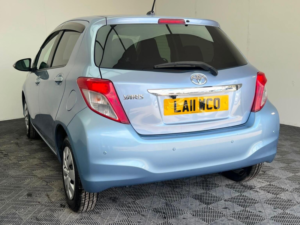 2011 Toyota Yaris 1.33 Dual Vvt-I Tr Multidrive S Euro 5 5dr in Blue — image 4