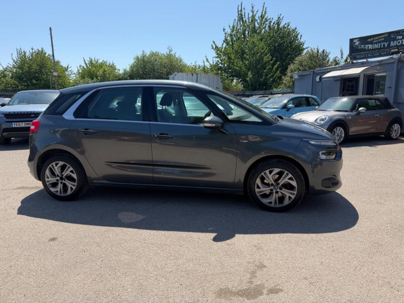 2014 Citroen C4 Picasso 1.6 E-Hdi Airdream Exclusive Etg6 Euro 5 (s/s) 5dr in Grey — image 1