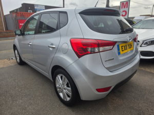 2011 Hyundai Ix20 1.6 Style Hatchback 5dr Petrol Auto Euro 5 (123 Bhp) in Silver — image 5