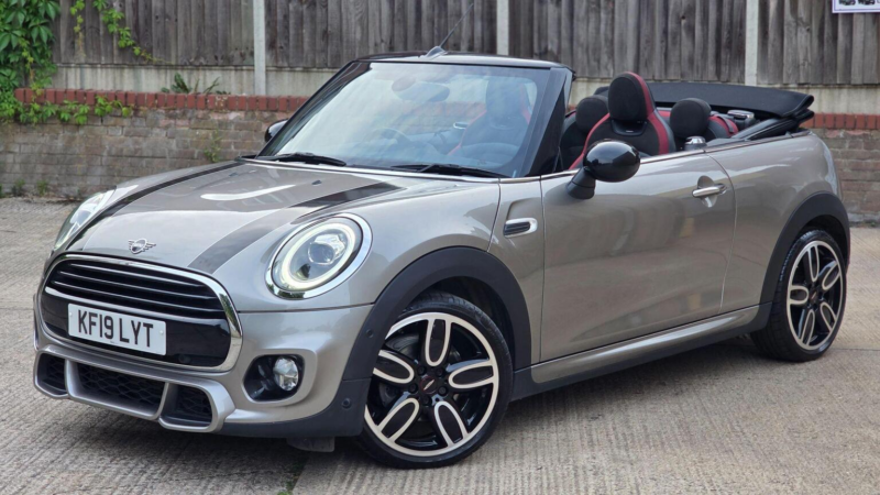 2018 MINI Convertible 1.5 Cooper Steptronic Euro 6 (s/s) 2dr in Silver — image 1
