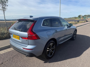 2018 Volvo Xc60 2.0 D4 Momentum Auto AWD Euro 6 (s/s) 5dr in Blue — image 4