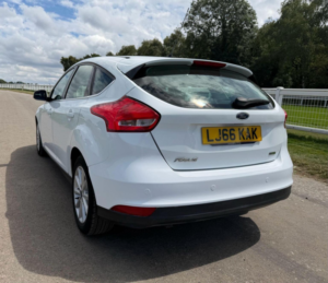 2017 Ford Focus 1.0t Ecoboost Titanium Auto Euro 6 (s/s) 5dr in White — image 5