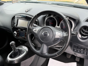 2016 Nissan Juke 1.2 Dig-T Tekna Euro 6 (s/s) 5dr in Black — image 2