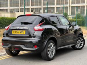 2016 Nissan Juke 1.2 Dig-T Tekna Euro 6 (s/s) 5dr in Black — image 4