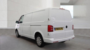 2019 Volkswagen Transporter 2.0 Tdi T28 Trendline Fwd Lwb Euro 6 (s/s) 5dr in Blue — image 3