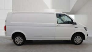 2019 Volkswagen Transporter 2.0 Tdi T28 Trendline Fwd Lwb Euro 6 (s/s) 5dr in Blue — image 5