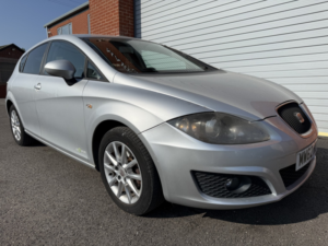 2013 SEAT Leon 1.6 Tdi Ecomotive Cr Se Copa in Silver — image 2