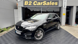 2017 Jaguar F-Pace 2.0 D180 Portfolio Auto AWD Euro 6 (s/s) 5dr in Black — image 4
