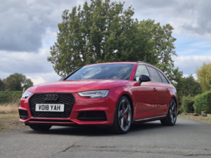 2018 Audi A4 Avant 2.0 Tfsi Quattro Black Edition in Red — image 6