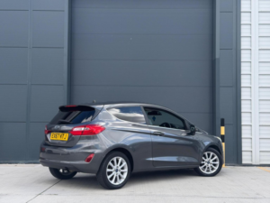 2017 Ford Fiesta 1.0t Ecoboost Titanium Euro 6 (s/s) 3dr in Grey — image 4